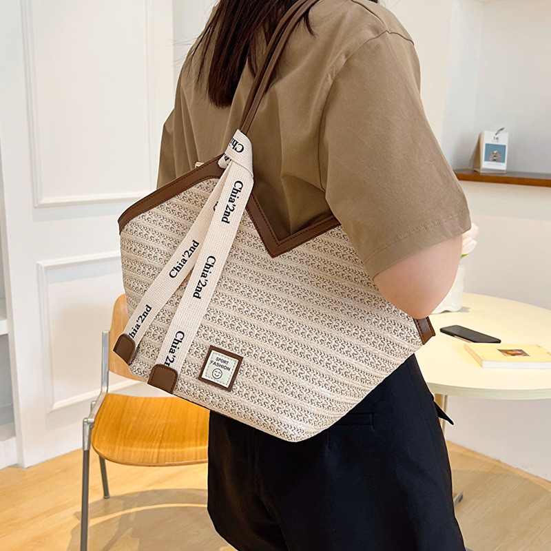 Large Capacity Straw Handbag Women's 2024 Summer New Shoulder Hand Carry Commuter Bag Underarm Tote Bag