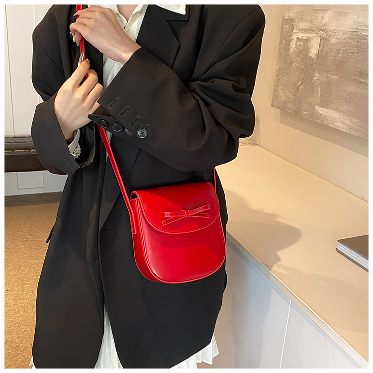 Women Messenger Bag High Quality PU Leather Saddle Shoulder Bag Fashion Mini Bag Flip Buckle Mobile Phone Bag Outing Coin Purse