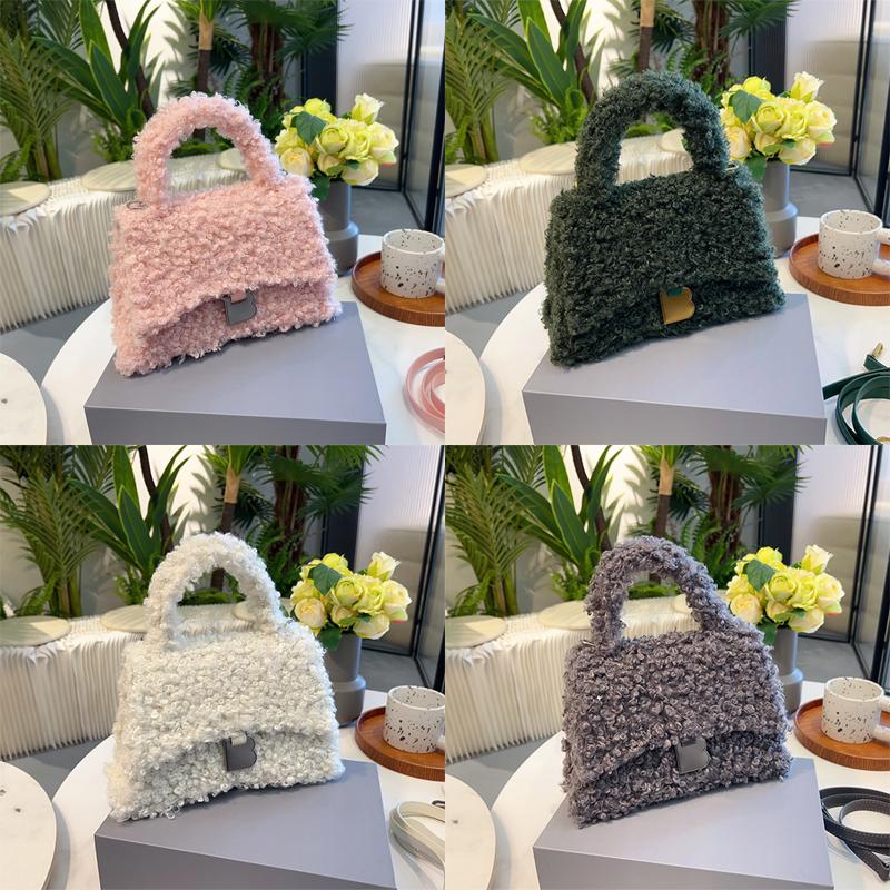 Designer Tech Fleece Fur Handbags Womens ses Small Size Banquet Clutch Elegant High Quality Crossbody Bag Free shipping