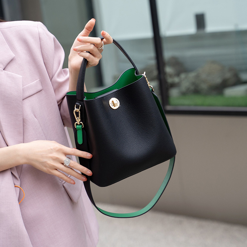 Women's Top Layer Cowhide Shoulder Bag Lady Leather Large Capacity Bucket Bag Female Luxury Crossbody Underarm Bag
