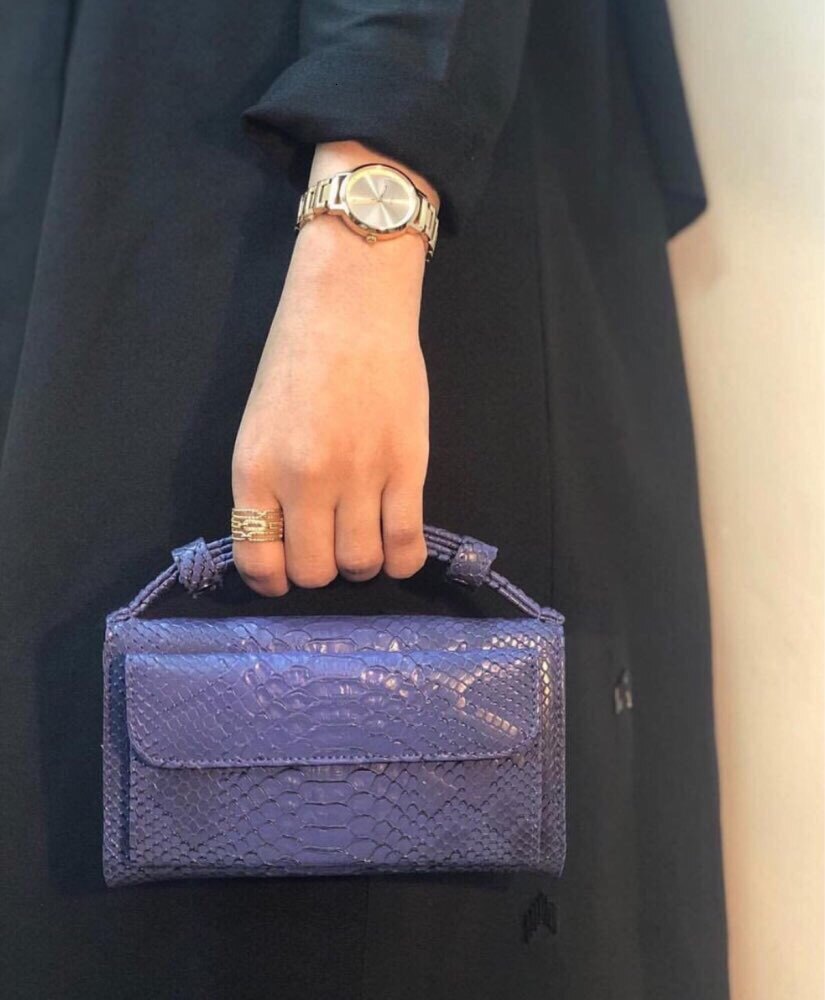 Women's Fashionable PU Leather Snake Shaped Designer Handbag With Crocodile Pattern Shoulder Chain Crossbody Bag