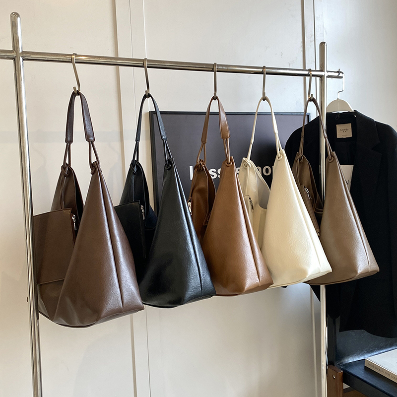 LEFTSIDE Design Big Simple Crossbody Bags for Women 2024 Fashion Female Underarm Bag Lady Shoulder Bag Handbags and Purses