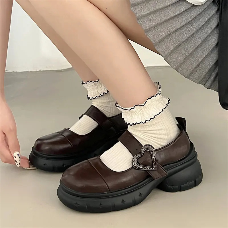Brown Lolita shoes womens heart-shaped buckle Mary simple shoes retro girl Y2K JK uniform high heels platform role-playing shoes 241106