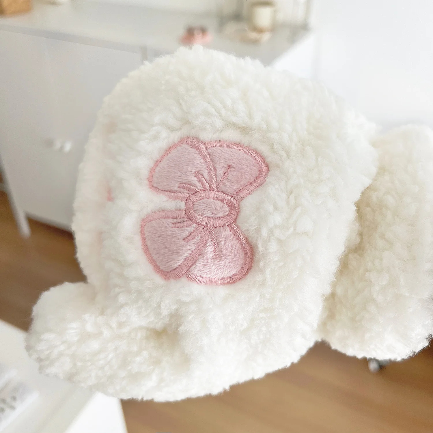 Ladies winter gloves Korean pink butterfly cotton gloves warm and windproof embroidered gloves 241107