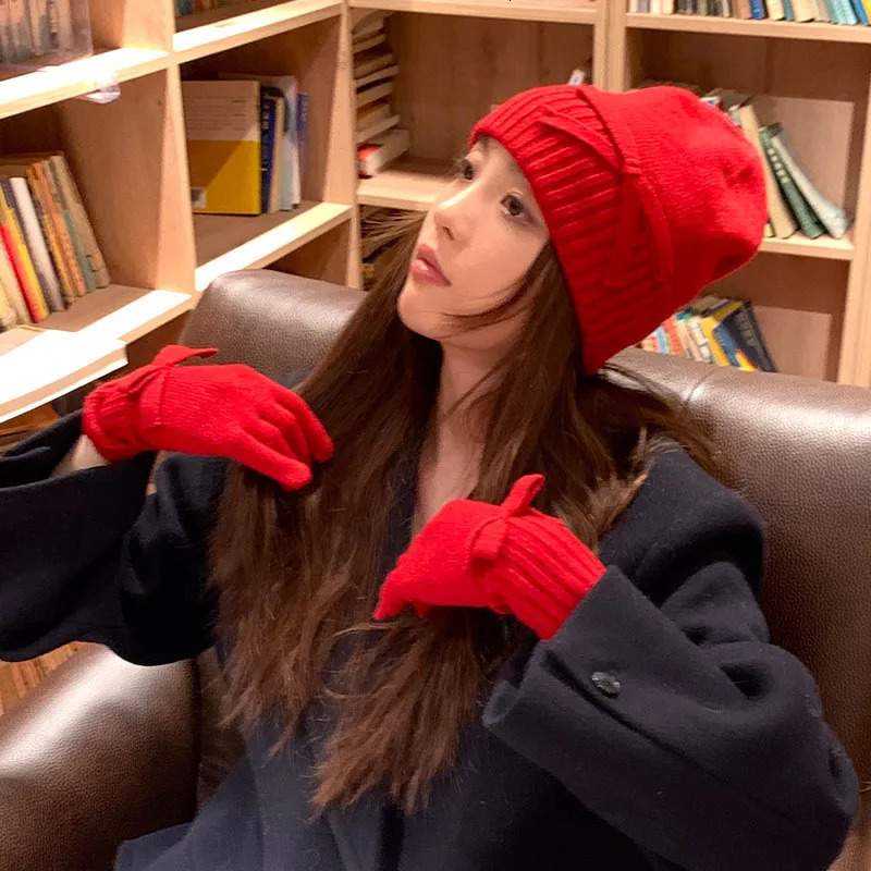 Butterfly Knot Knitted Beanies Hat Glove Set Womens Winter Warm Skull Hat Womens Outdoor Skiing Cold Protective Ear Hat 241107