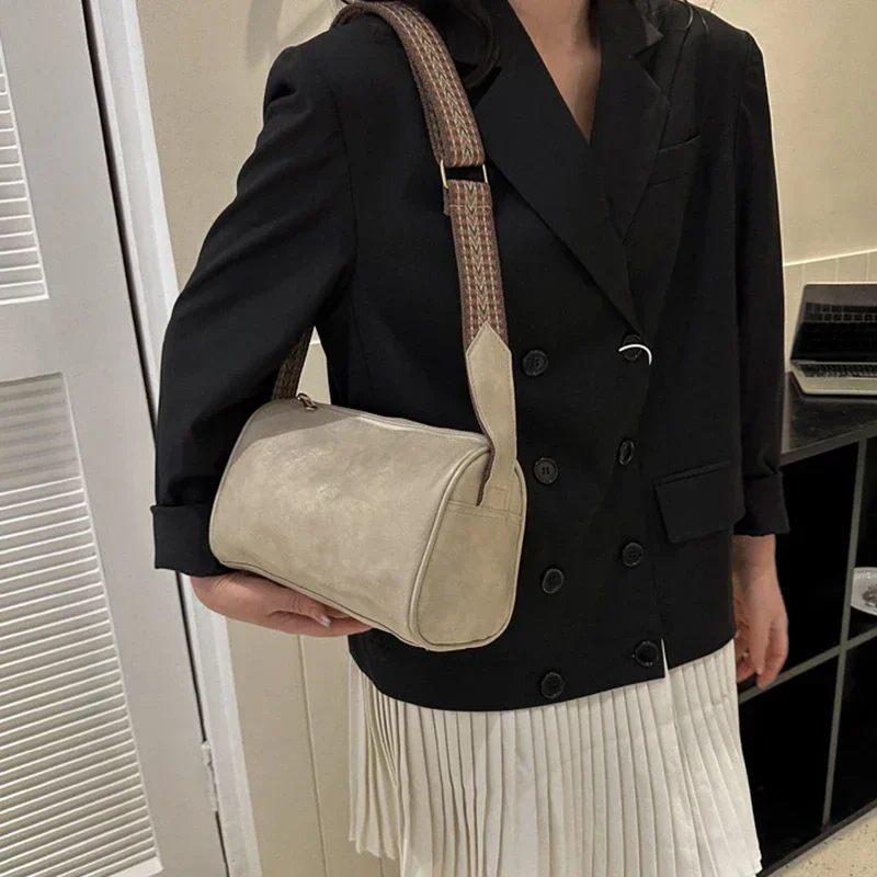 Vintage Shoulder Bag for Women Fashion Wide Strap Crossbody Bag Retro Pillow Messenger Handbag Ladies Tote Clutchs Purses Tote