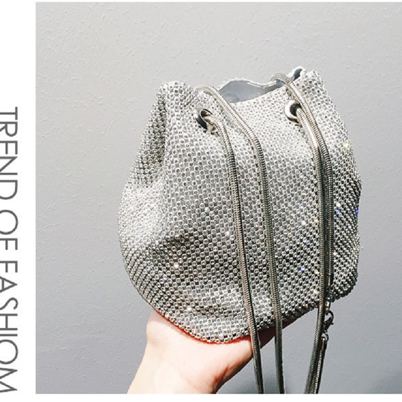 Spring and Summer New Snake Bone Chain Inlaid Diamond Portable Bucket Bag Banquet Dress One Shoulder Crossbody Women's Bag
