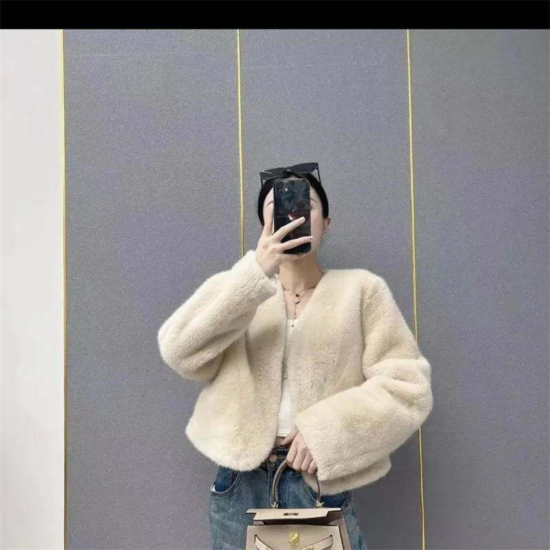 autumn and winter rabbit fur fur coat womens mink fur coat short plush coat duvet cover black 241107