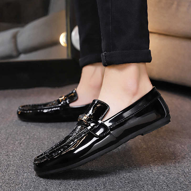 CMM Summer Versatile Mens Loafers Mens Social Shoes Korean Version Lazy Casual Shoes Hairstylist Shiny Leather Shoes