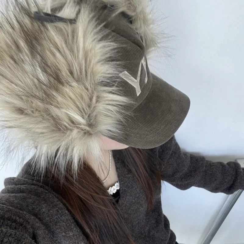 Feather Retro Corduroy Baseball Hat Letter Embroidered Streetwear Daily Hat Outdoor Sunscreen Hat Korean Casual Hat 241107