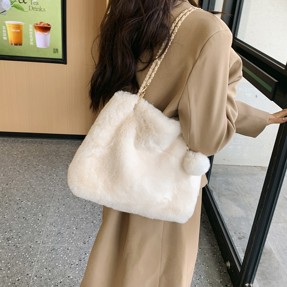 Winter Women's Bag Faux Fur Tote Bag Trendy Handbag Chain Shopping Bag Plush Shoulder Bag Fashion Fluffy Handle Clutch Bag 2023