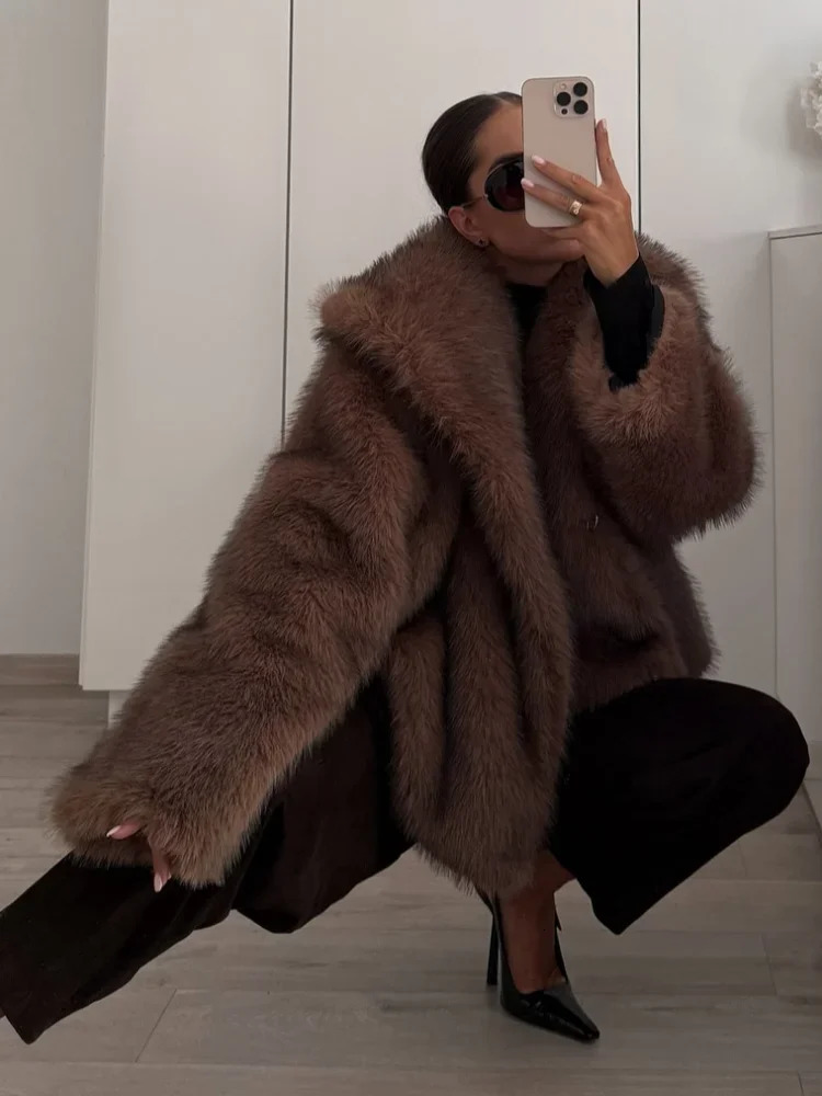 Women Fashion Warm Faux Fur Lapel Short Coat 2024 Fashion Big Lapel Full Sleeve Flurry Loose Jacket Chic Female Streetwear 241107