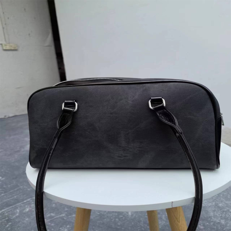 Korean niche retro design 2024 new simple shoulder oil wax leather bag bowling bag casual portable shoulder bag
