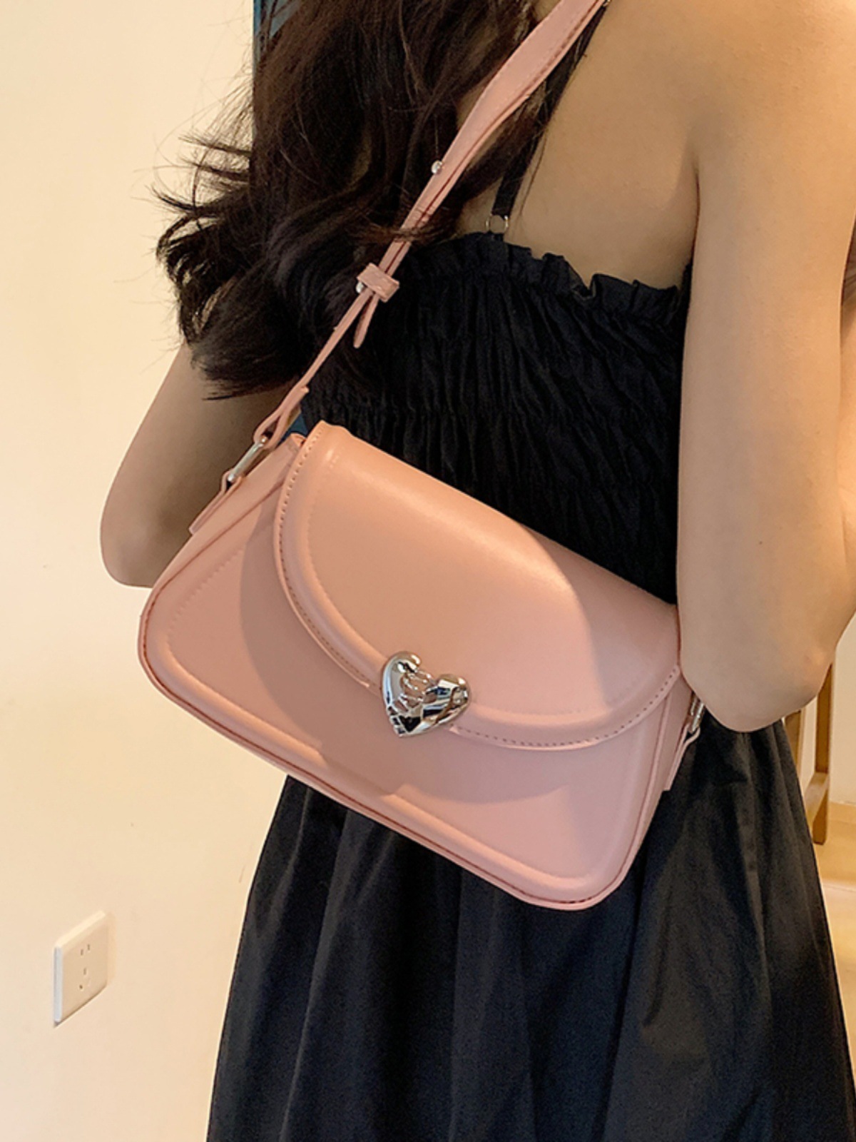 Metal Loving Heart Buckle Shoulder Bag For Women Fashion Handbags Silver Color French Small Purse Designer Underarm Phone Bag