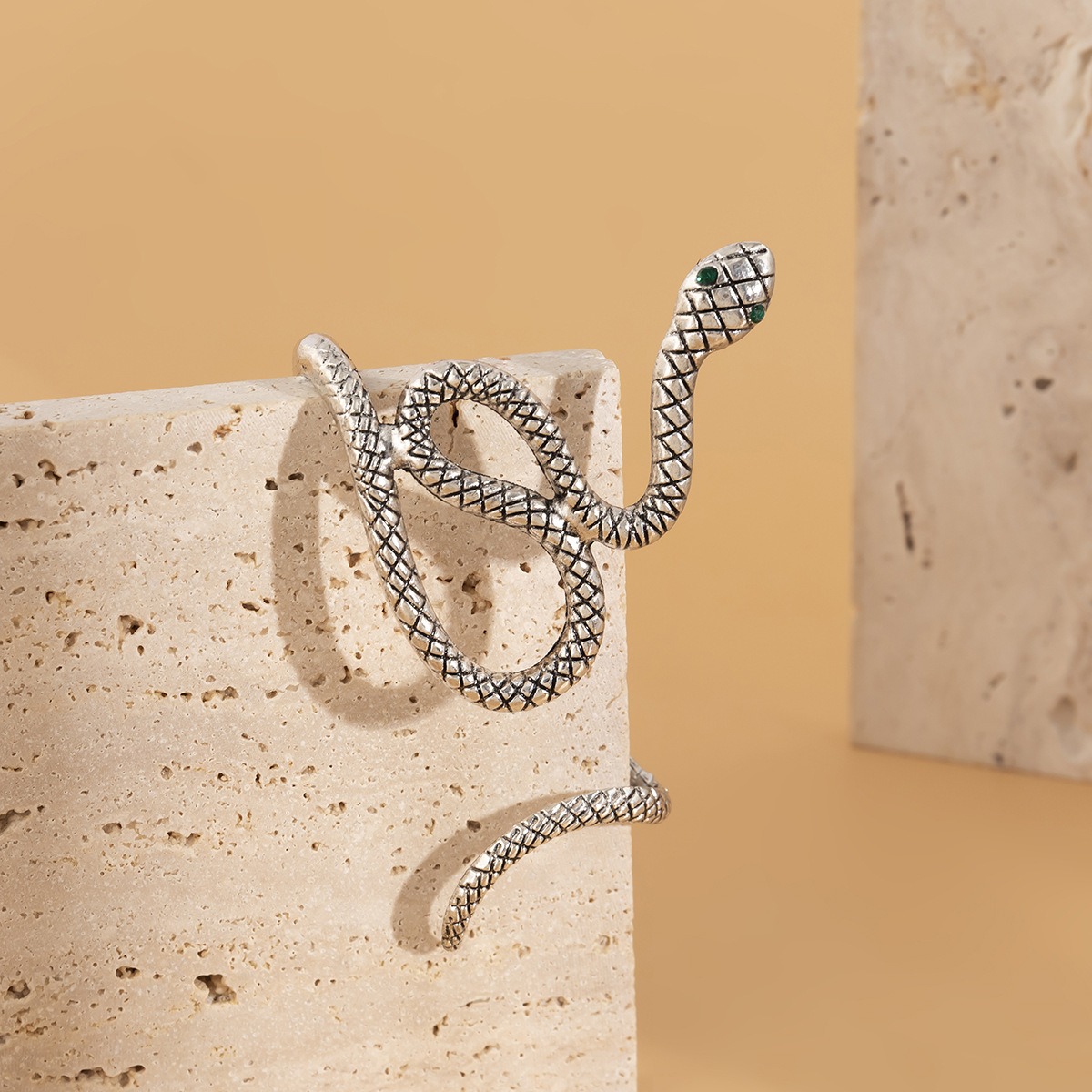European and American New Retro Exaggerated Serpentine Bracelet Personalized Punk Open Palm Jewelry Cold Alloy Bracelet Hand Accessories