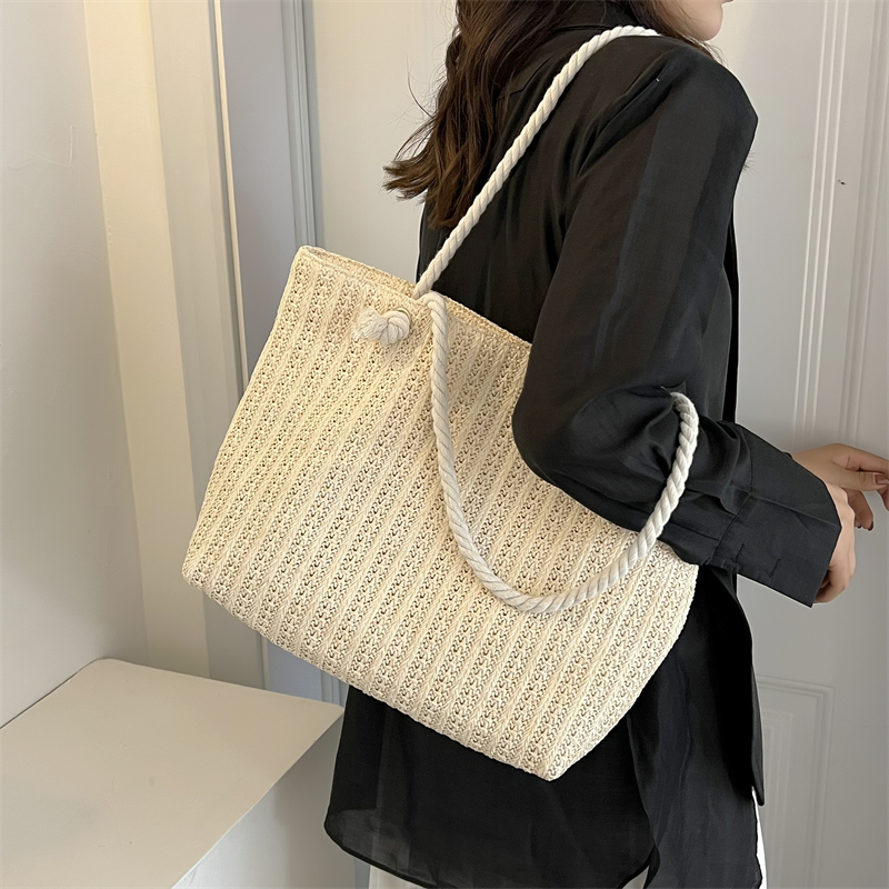 Popular Large Capacity Girls Handmade Weave Straw Bag Bohemian Style Shopper Tote Beach Handbags