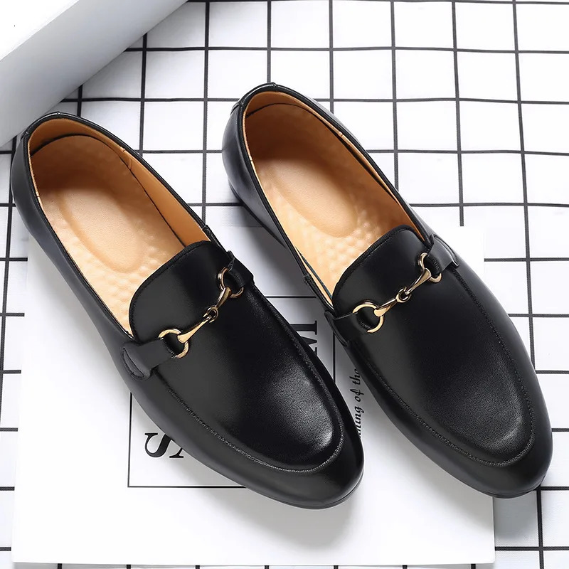 Mens Casual Shoes Genuine Leather Mens Classic Retro Buckle Loafers Moccasins Men Comfortable Outdoor Driving Flats 241106