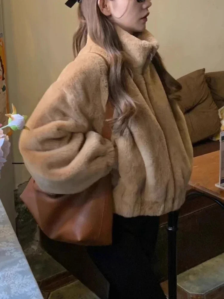 2024 Winter Warm Faux Fur Coat Women Korean Fashion Casual Zipper Faux Lamb Coat Autumn Streetwear Vintage Brown Outerwear 241107