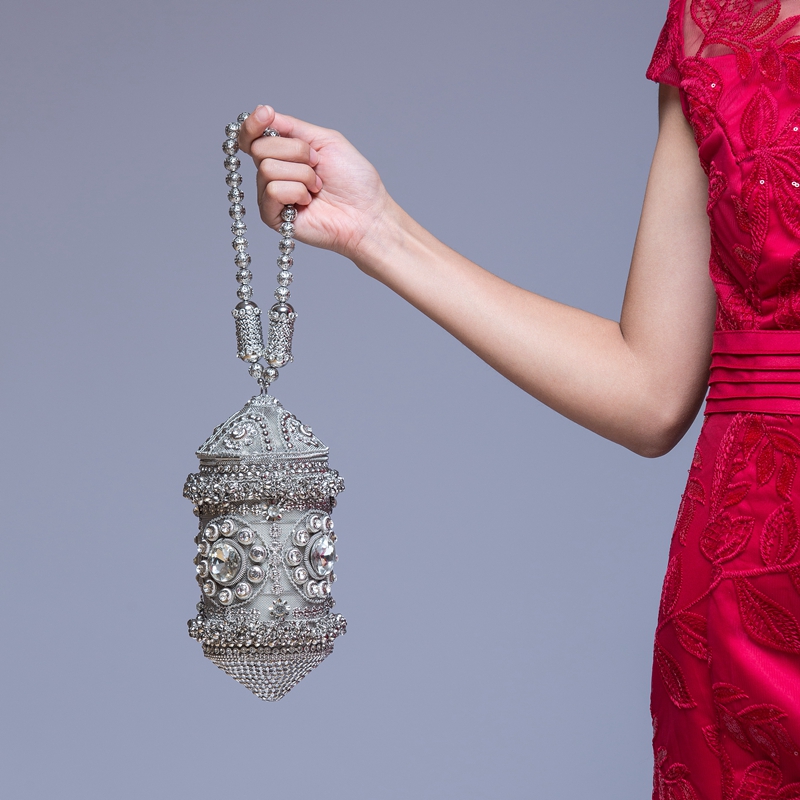 DOYUTIG New Design Lady Indian Metal Handbag Luxury Rhinestones Diamond Wedding Bags Women Retro Hand-Make Dinner Bag F738