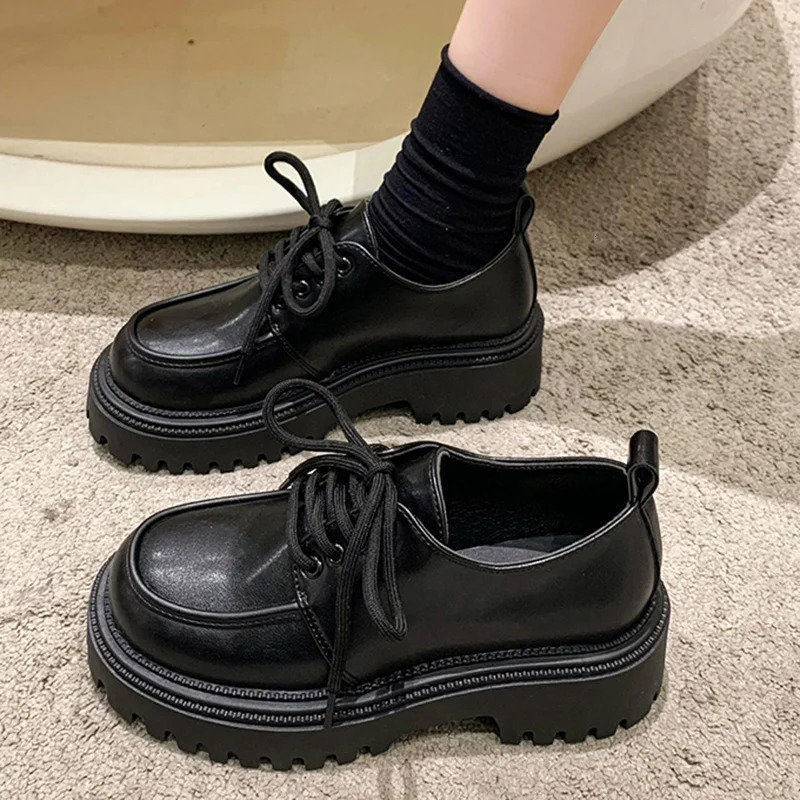 Rimocy Thick Platform Oxford Womens Shoes Fall Non slip Lace Upper Flat Bottom Womens Thick Bottom Patent Leather Gothic Shoes 241106