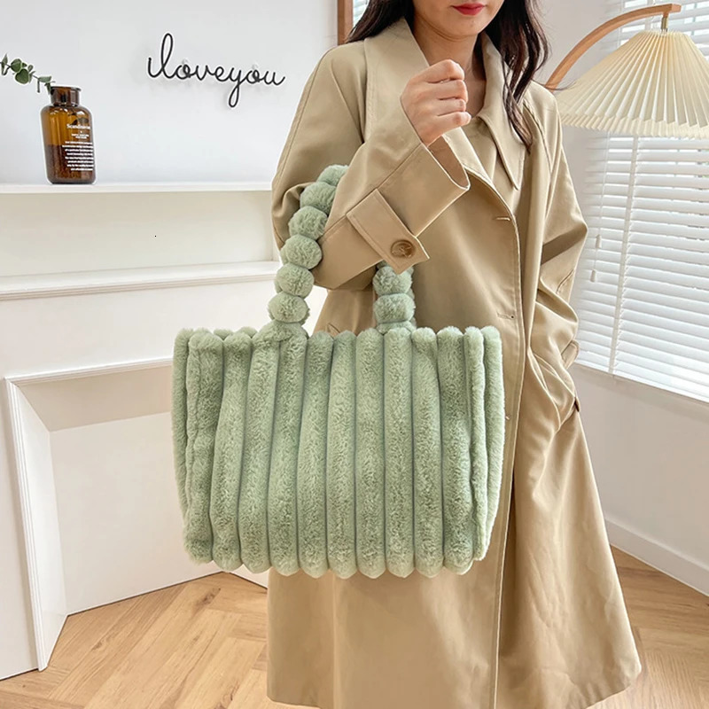 Womens plush shoulder bag large capacity handbag womens casual warm fabric handbag soft fluffy striped shopping bag 241107