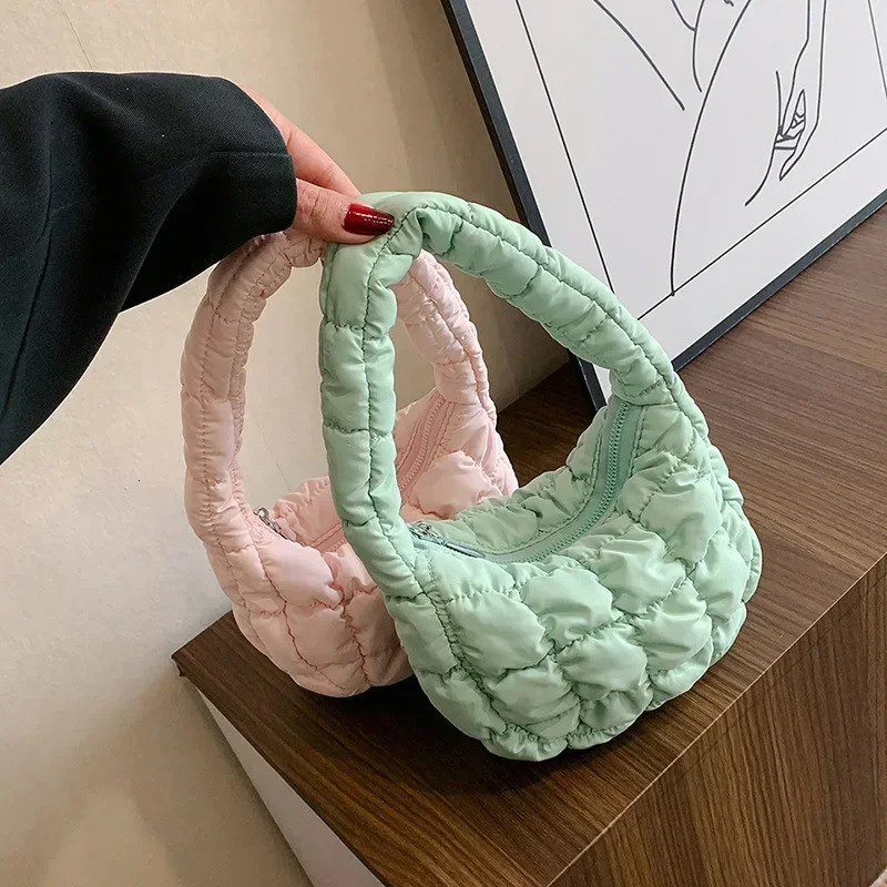 2025 Womens Wrinkle Grid Cloud Warm Bag Bottom Bag Mini Handbag Fashion Candy Colorful Bag 241106