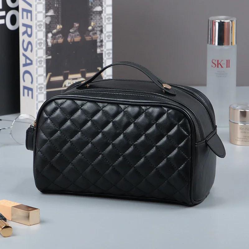 Womens portable makeup bag portable stylish easy to clean waterproof storage business travel bag 241106