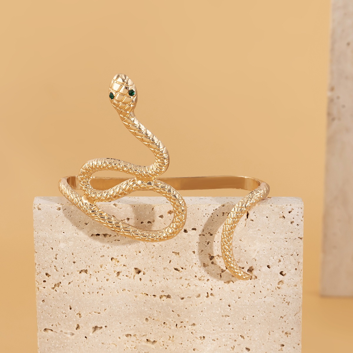 European and American New Retro Exaggerated Serpentine Bracelet Personalized Punk Open Palm Jewelry Cold Alloy Bracelet Hand Accessories