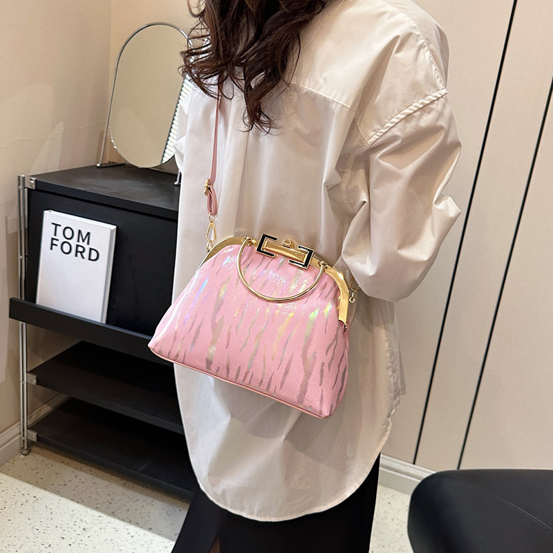 Designer Brand Women Lock Chic Shell Clip Big Handbags Retro Lady Black White Pink Messenger Bags Evening Clutch Shoulder Bags