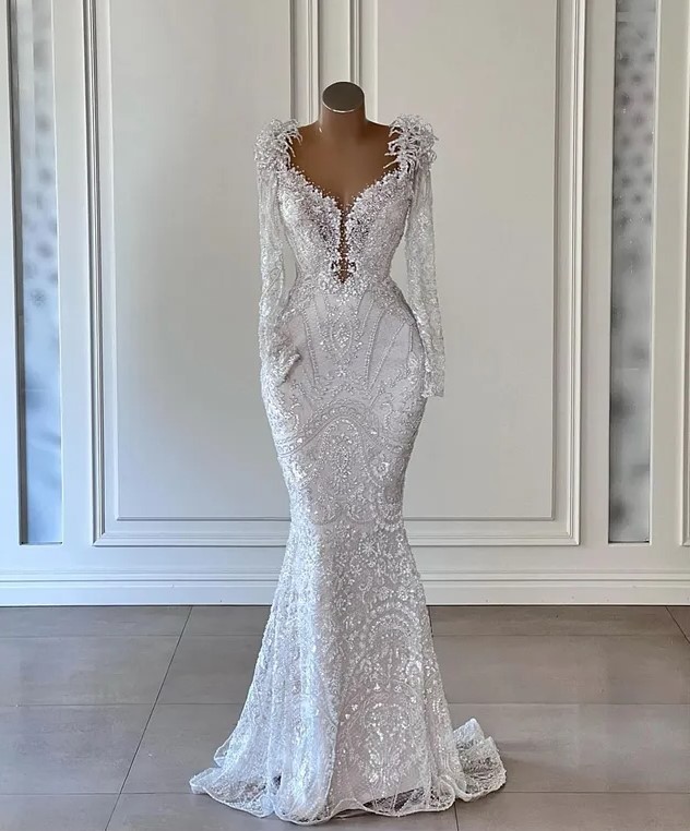 Sparkly 3D Flowers Wedding Dress Sexy V Neck Long Sleeve Beads Lace Bridal Gowns Romantic Bride Dress Robe De Mariee 1107