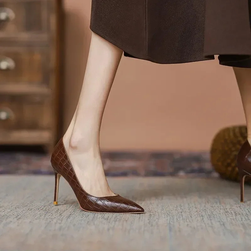 2024 spring and summer brown comfortable all-match high heels womens stiletto sexy single shoes women 241106