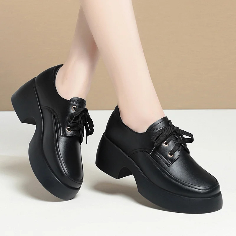 2024 Elegant Versatile Lace Comfortable Soft Leather Shoes for Womens Retro Thick soled High Heels Casual Single Shoes 241106