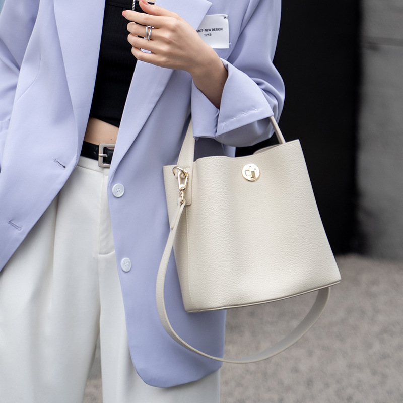 Women's Top Layer Cowhide Shoulder Bag Lady Leather Large Capacity Bucket Bag Female Luxury Crossbody Underarm Bag
