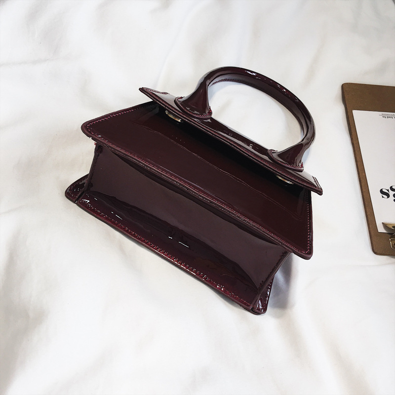 Razaly brand designer good quality mini purse handbags small bag simple flap gold chain patent pu leather beach shoulder 2018