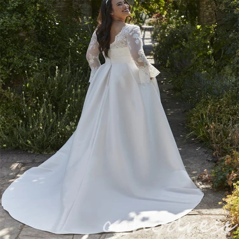 Minimalist Plus Size Wedding Dresses V Neck Lace A Line Country Bridal Gowns Eleagnt Sweep Train Satin Garden Bride Dress Robe De Mariee Satin Vestio 