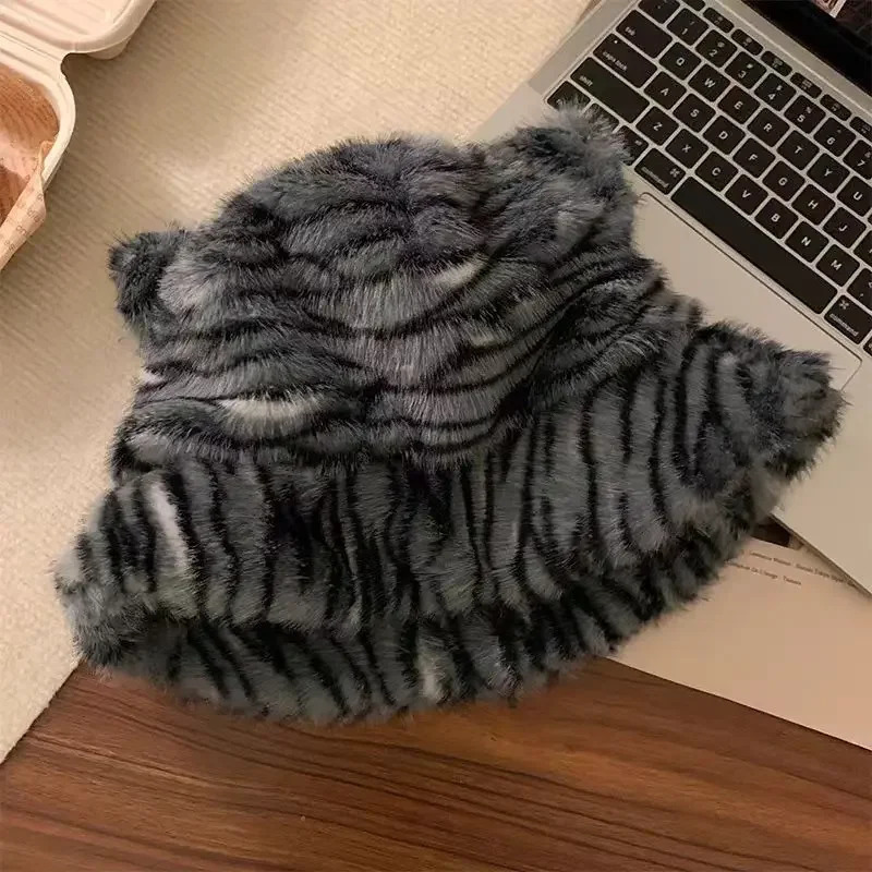 Fashion Cartoon Scarf Hat Set for Women Cute Bear Ear Tiger Pattern Plush Bucket Hat for Women Winter Soft Muffler Hat for Women 241107