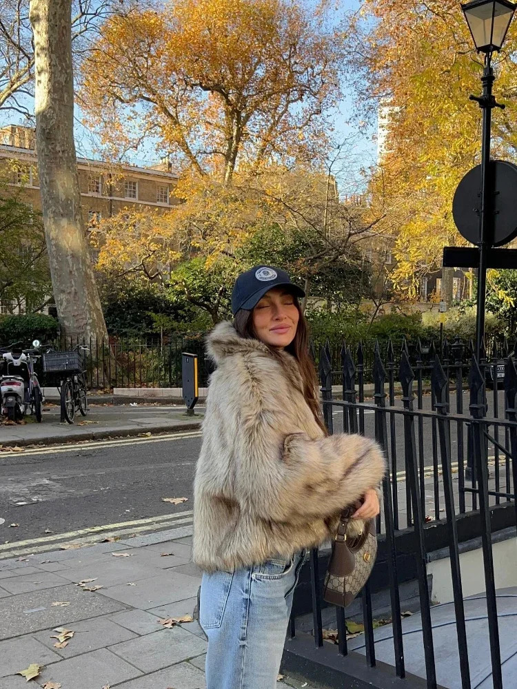 RR2887 Retro Short Faux Fur Bomber Jacket Womens Zipper Closed Fake Fox Fur Winter Coat Womens Faux Raccoon Fur Leather Jacket 241107