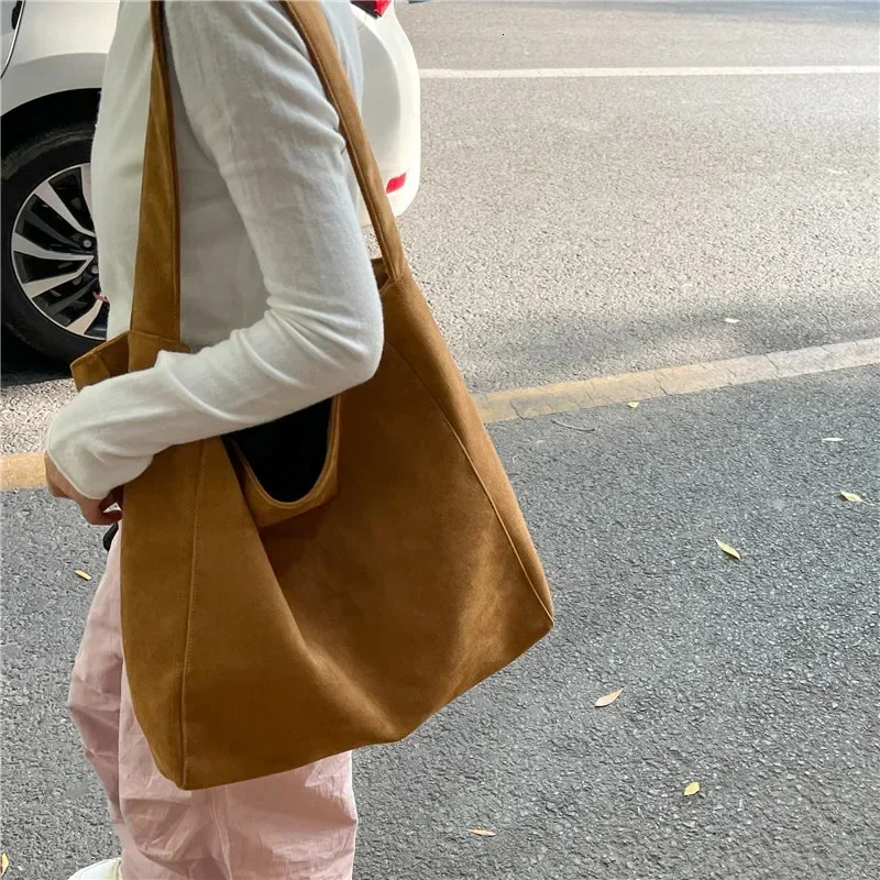 Large capacity artificial suede shoulder bag simple solid Versatile womens commuting bag casual fashion high-quality handbag 241106