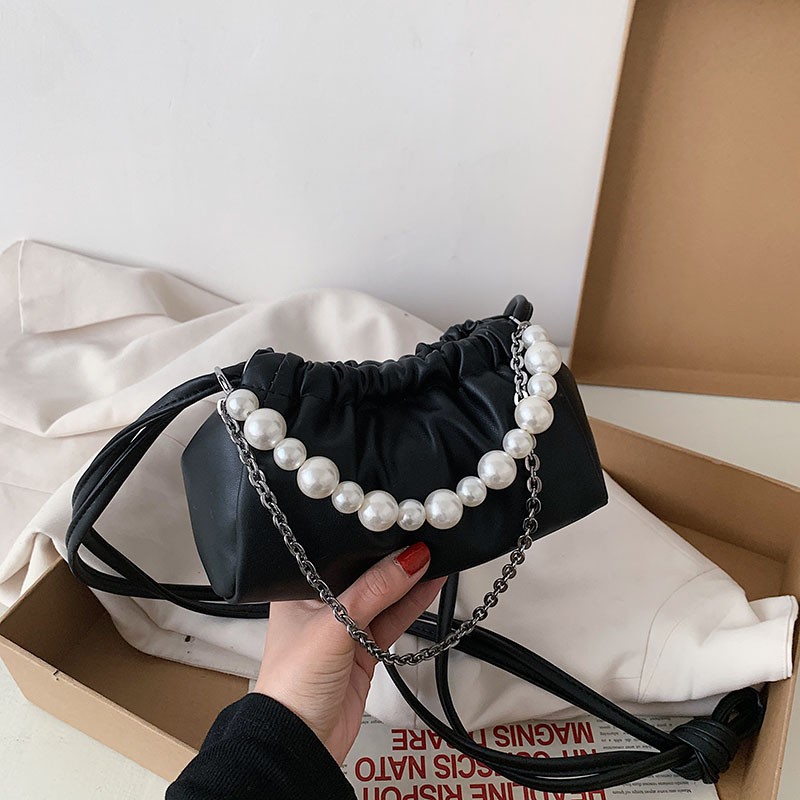 Women's premium texture luxury shoulder bag 2021new fashion designer pure color fold pearl chain handbag all-match messenger bag
