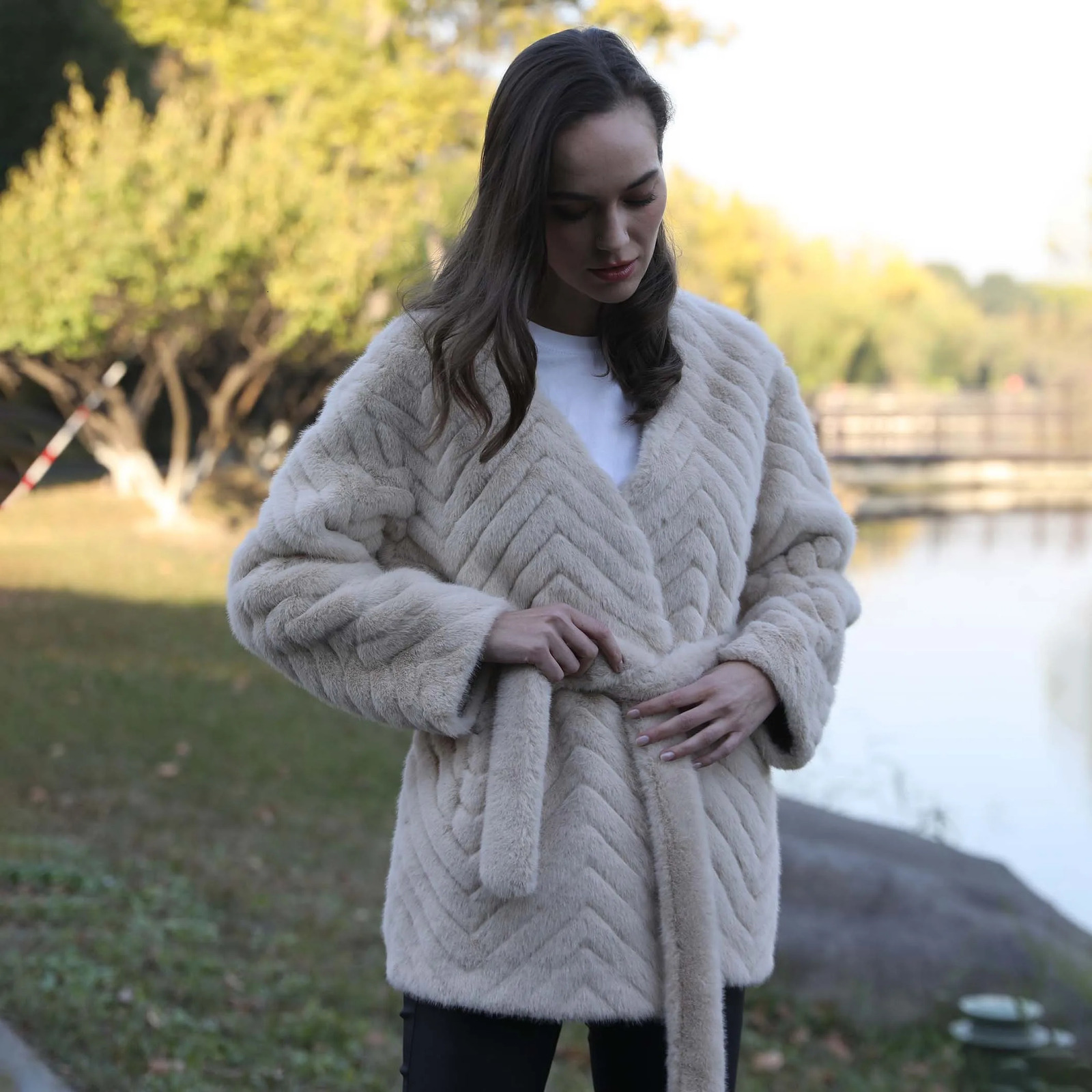 Womens faux mink coat V-neck strap style faux fur monochrome high-quality warm feminine 241107