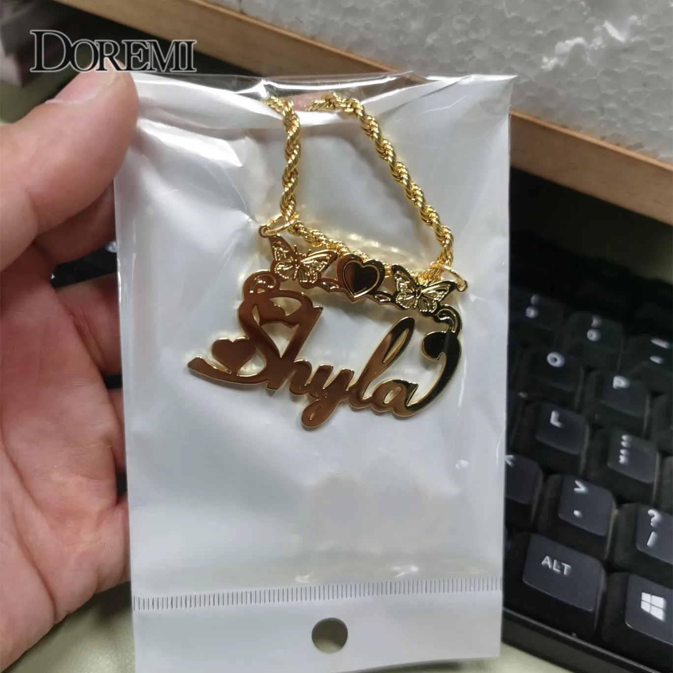 custom jewelry name necklace with butterfly pendant 3MM Cuban chain heart-shaped necklace personalized gift 241107