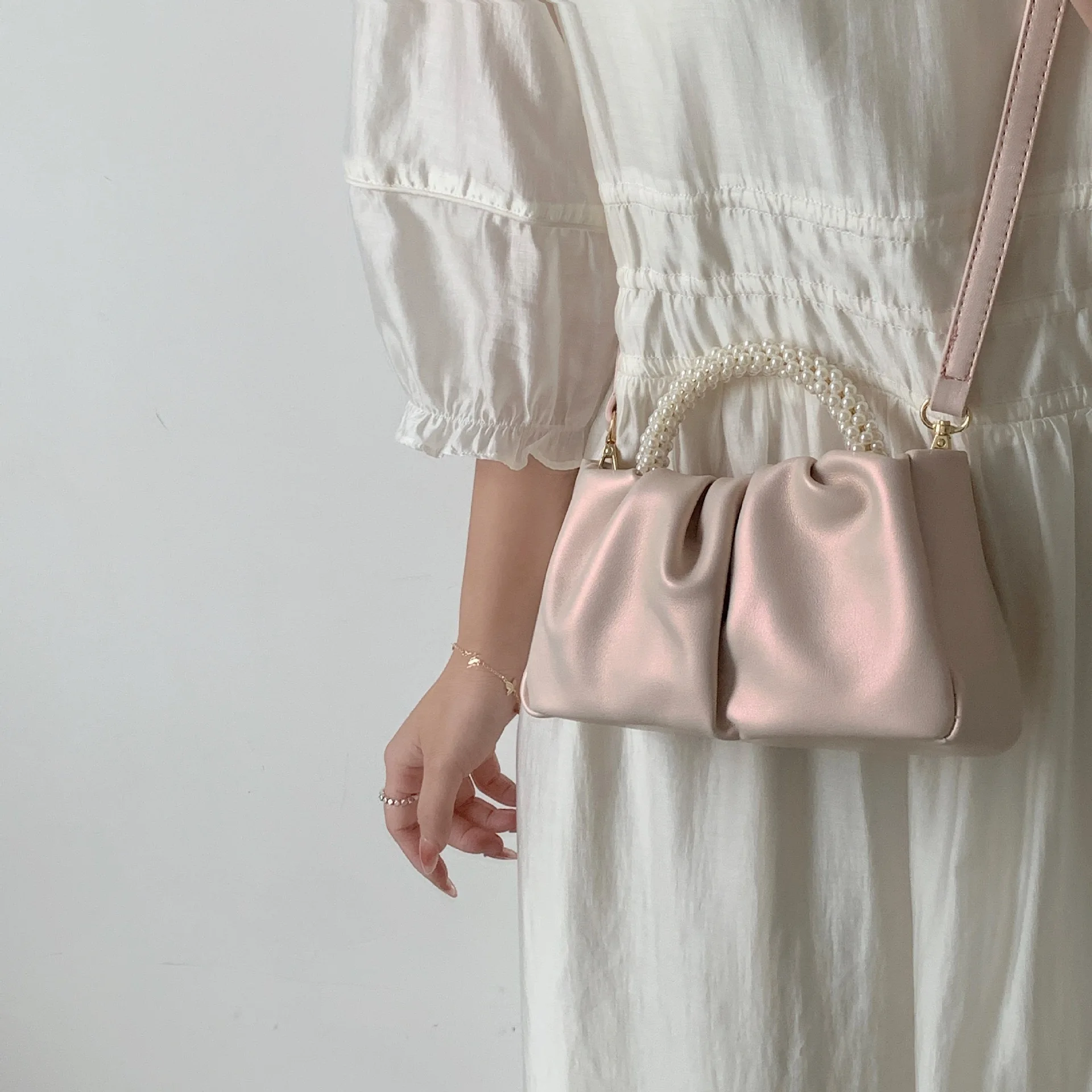 Sweet Girl Pearl Handheld Bag Women's Fashion Versatile Folded Crossbody Cloud Bag Mini Phone Small Bag women handbags purse