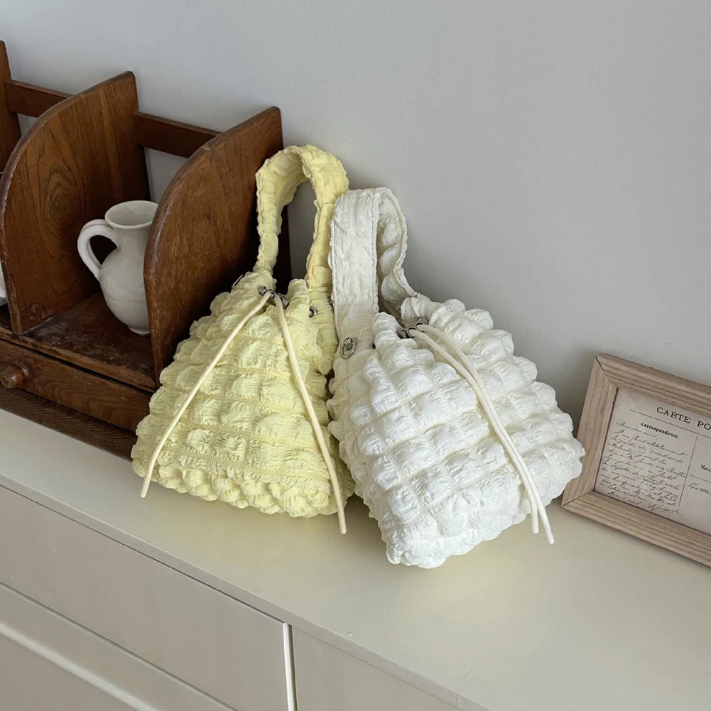 Womens bedding pleated hanging bag soft bedding cloud wallet solid color suitable for parties travel and work 241106