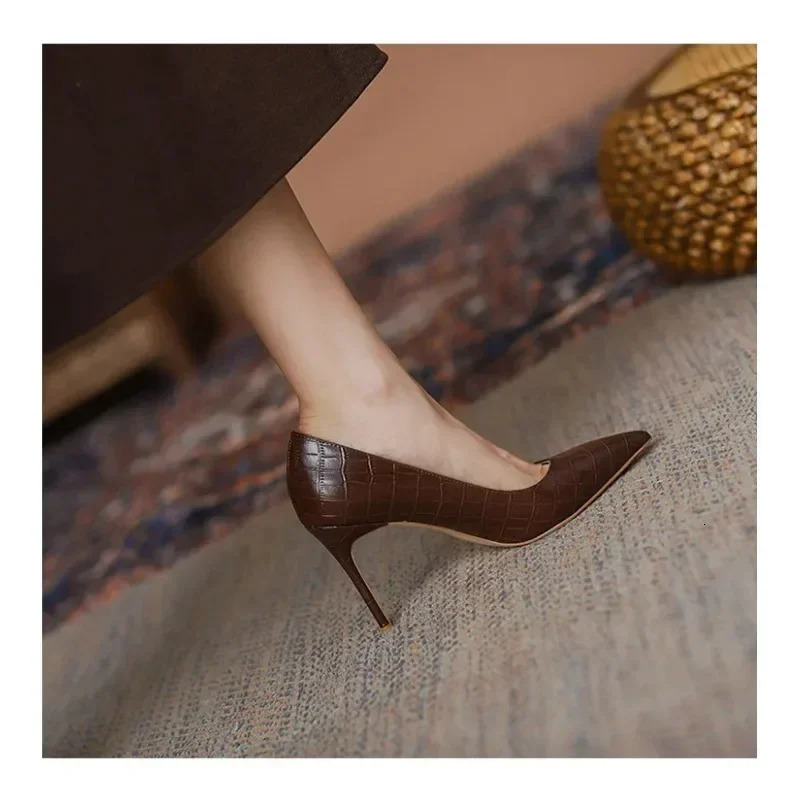 2024 spring and summer brown comfortable all-match high heels womens stiletto sexy single shoes women 241106