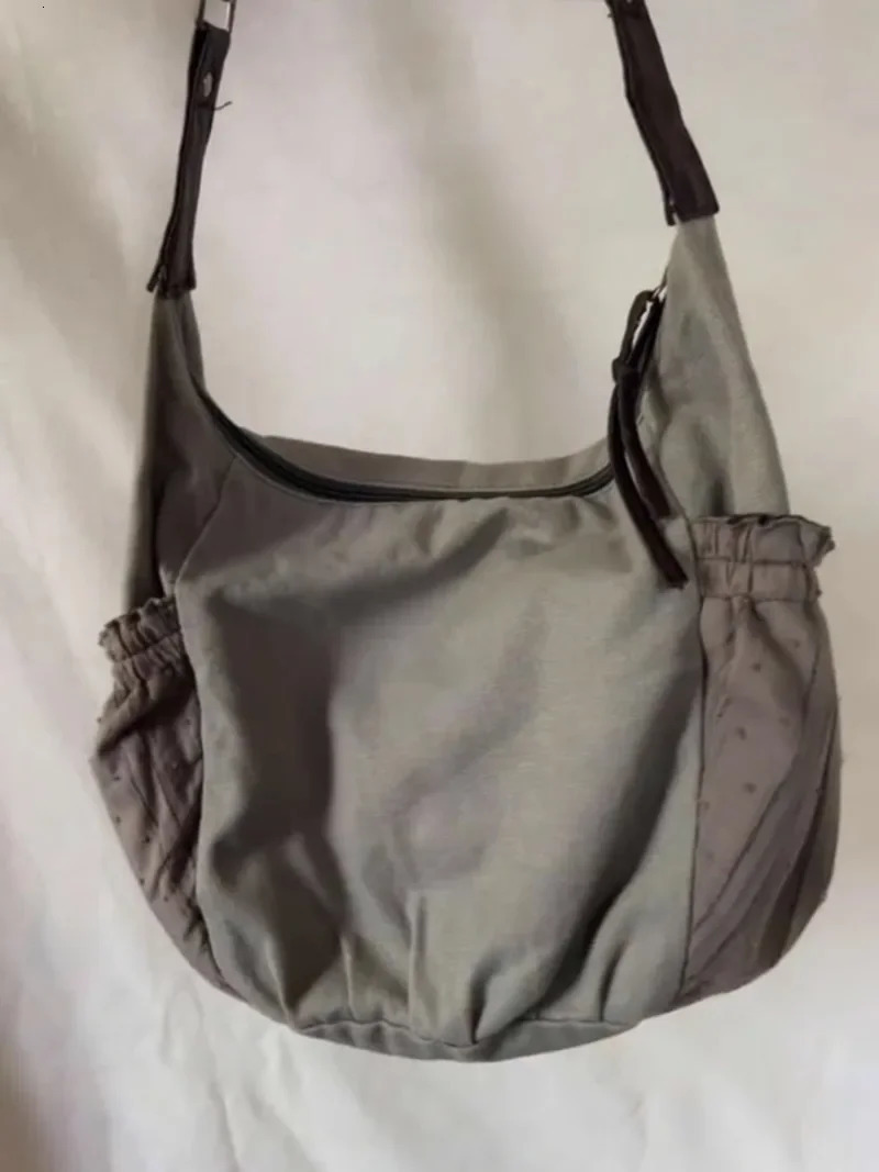 MBTI retro womens cross body bag Korean style fashionable canvas handbag Versatile casual large capacity shoulder bag 241107