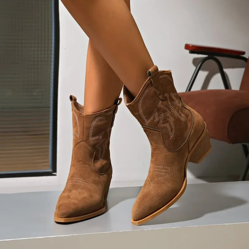 Natural Short Women Boots Leather Handmade Pointed Toe Spike Heel Autumn Winter Boots Women Shoes Cowboy Western Retro Botas 241106