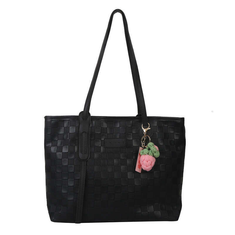 Big women's large capacity 2023 new summer shoulder bag, personalized trend, this year's popular commuting tote bag