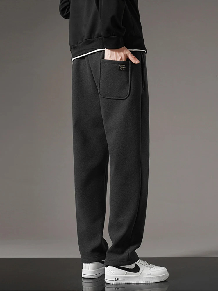Winter Fleece Sweatpants Men Thicken Warm Jogger Pants Drawstring Elastic Waist Zip Pockets Thermal Straight Track Trousers 241104