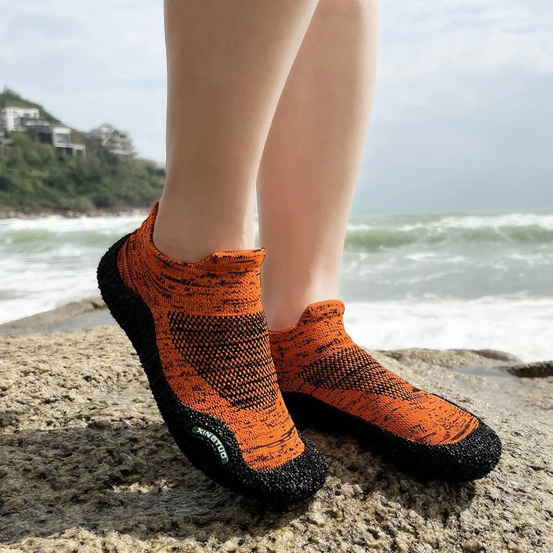 Ultralight anti slip rubber beach shoes for mens outdoor swimming and fishing upstream wading shoes indoor fitness and yoga shoes 241106