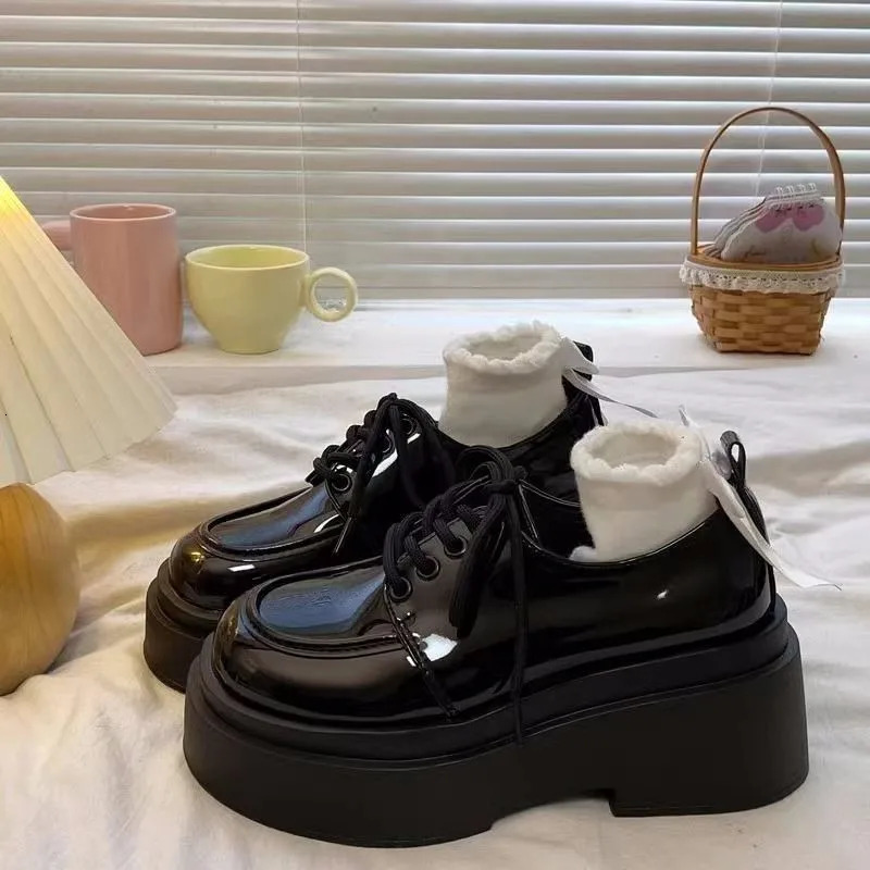 Winter Shoes Womens Oxford Clothing Platform Womens Shoes Autumn Pre made Leather Retro Cross Crawling Dress 241106